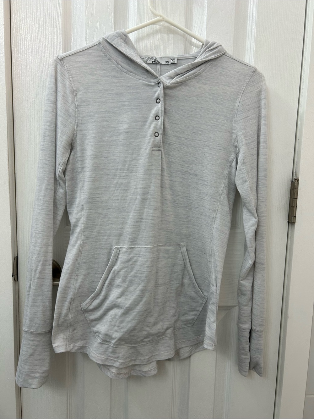 prAna Light Gray Women's Hooded Henley Long-Sleeve Lightweight Top - Picture 2 of 6
